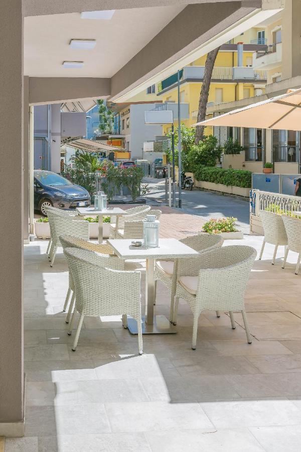 Hotel Confort Rimini Exterior foto